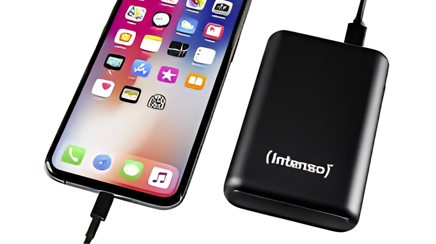 Intenso A10000 aluminium power bank fast charging an iPhone